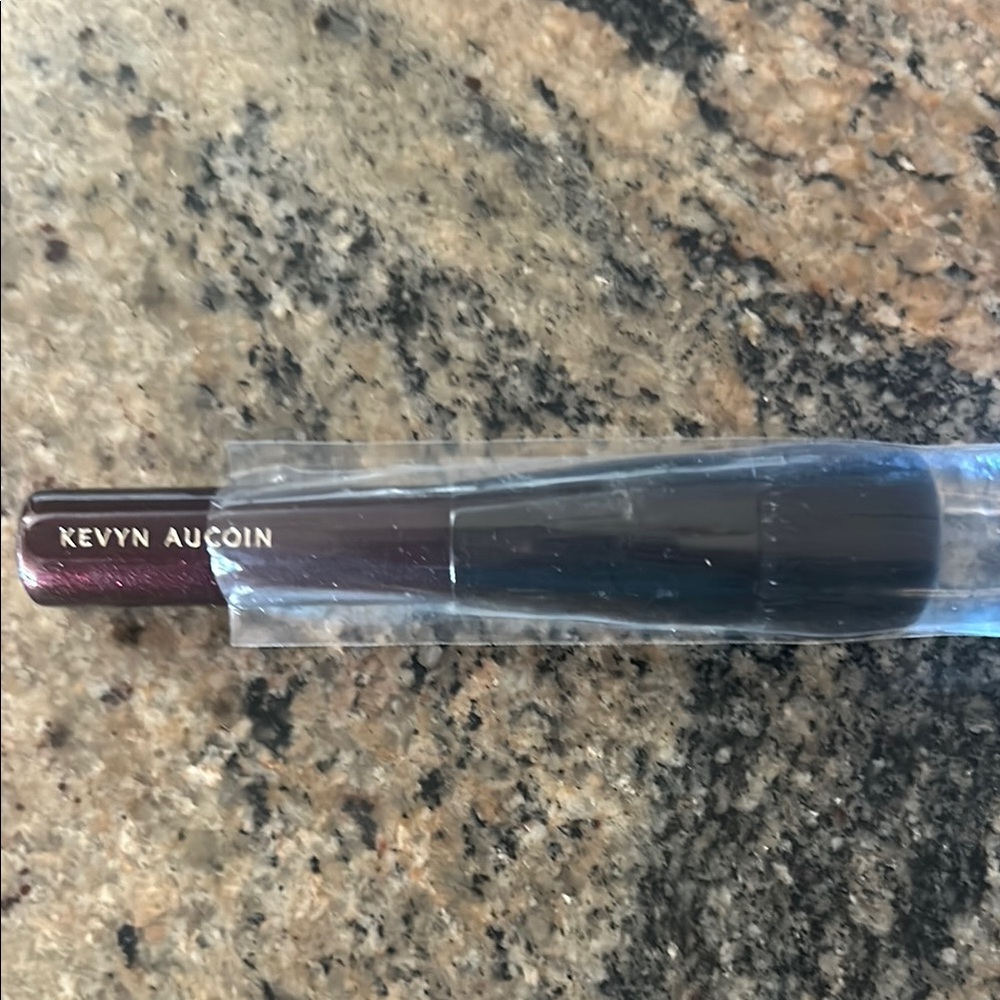 Kevyn Aucoin Foundation Brush